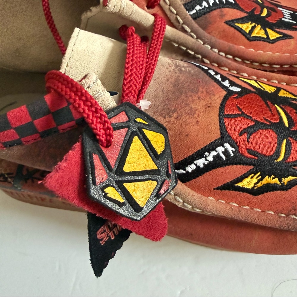 Stranger Things x Clarks Original Wallabee Evo Hellfire Club Shoes Men’s size 13 - Picture 10 of 13